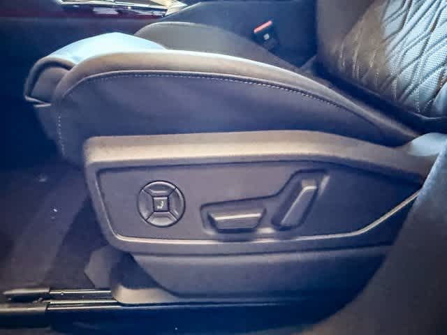 Thumbnail: 2025 Audi SQ5 - 21