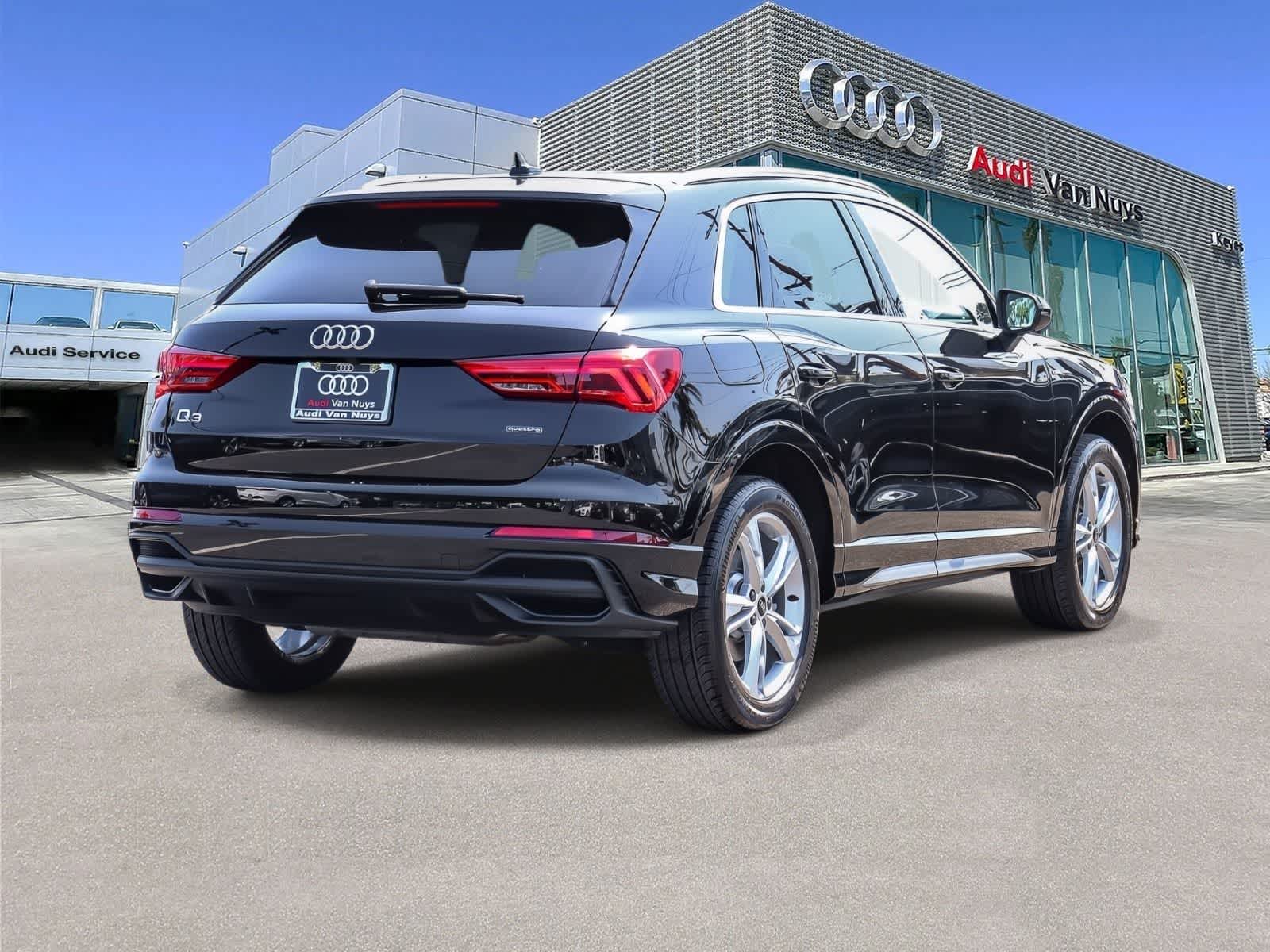 Thumbnail: 2023 Audi Q3 - 3