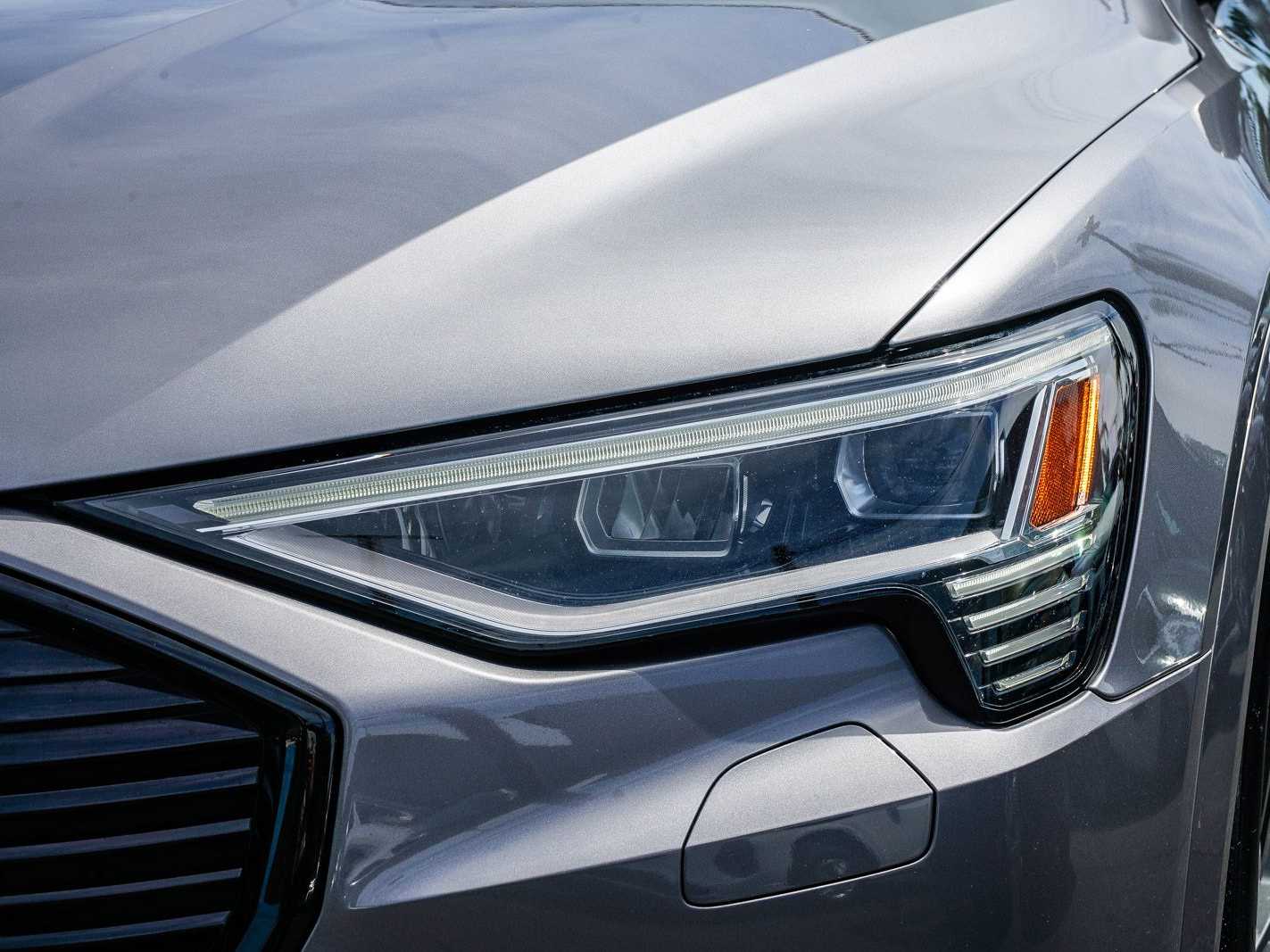 Thumbnail: 2023 Audi e-tron - 7