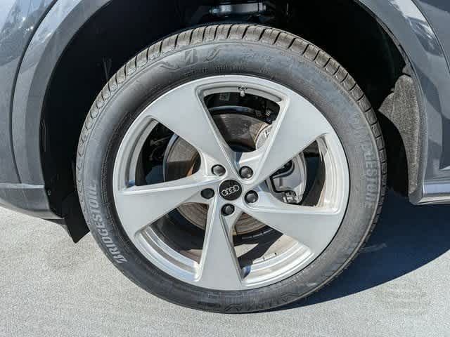 Thumbnail: 2025 Audi Q5 - 9