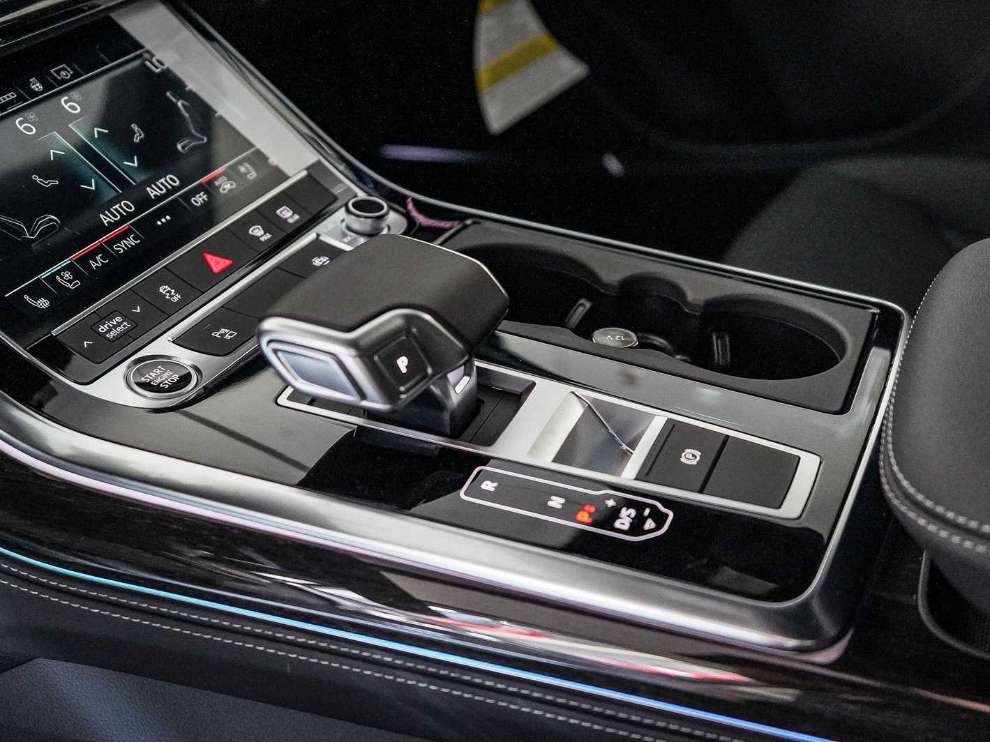 Thumbnail: 2026 Audi Q7 - 20