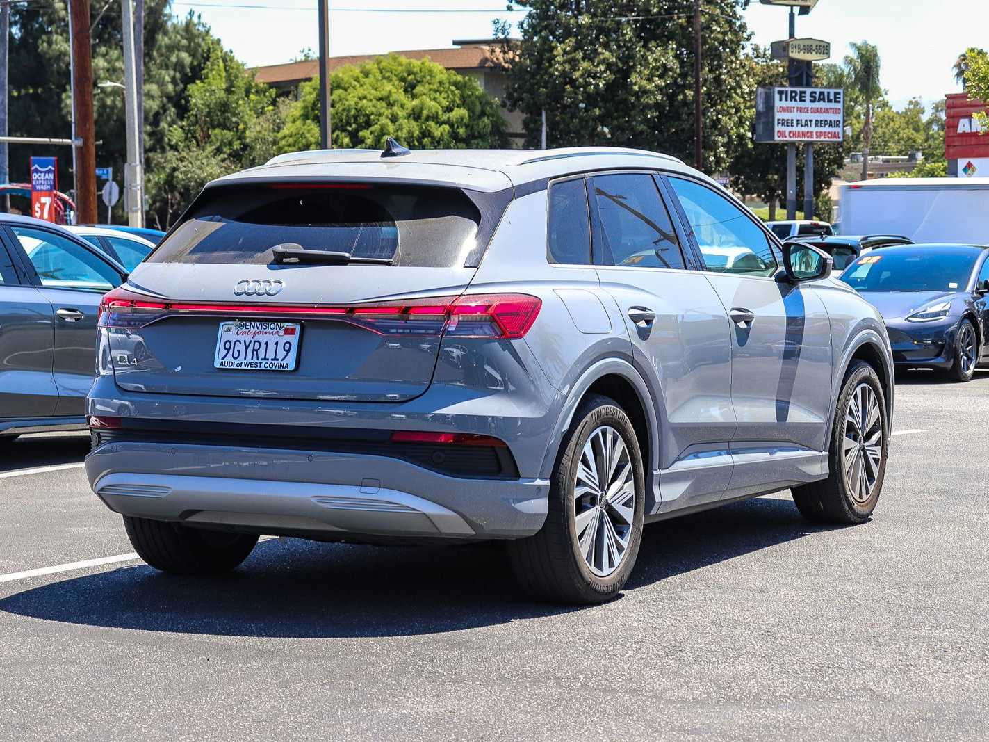 Thumbnail: 2023 Audi Q4 e-tron - 4