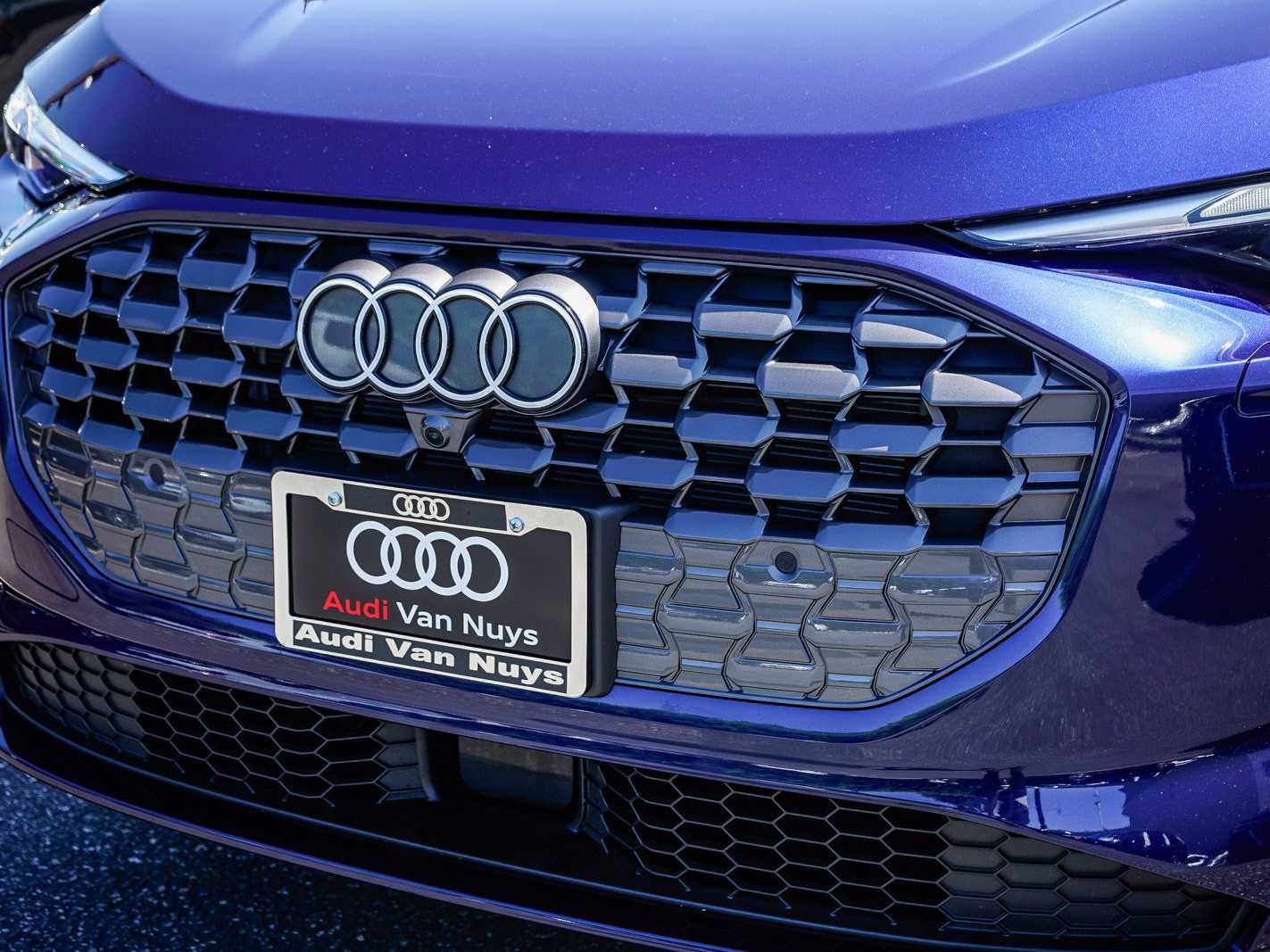 Thumbnail: 2025 Audi Q5 - 8