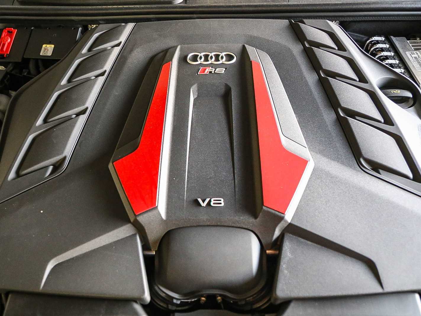 Thumbnail: 2026 Audi RS Q8 - 26