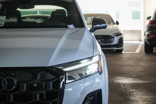 Thumbnail: 2025 Audi SQ7 - 7