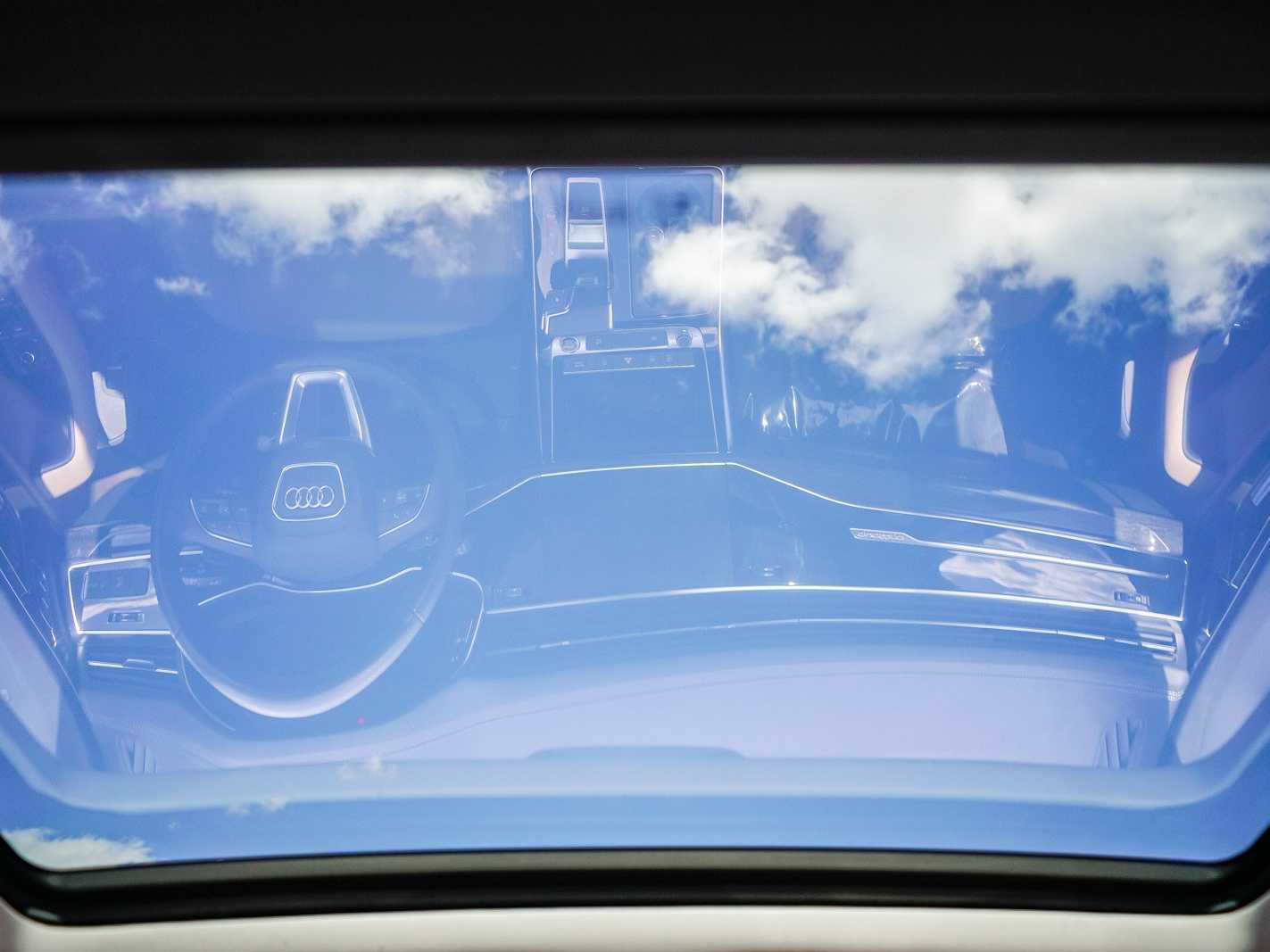 Thumbnail: 2023 Audi Q7 - 11