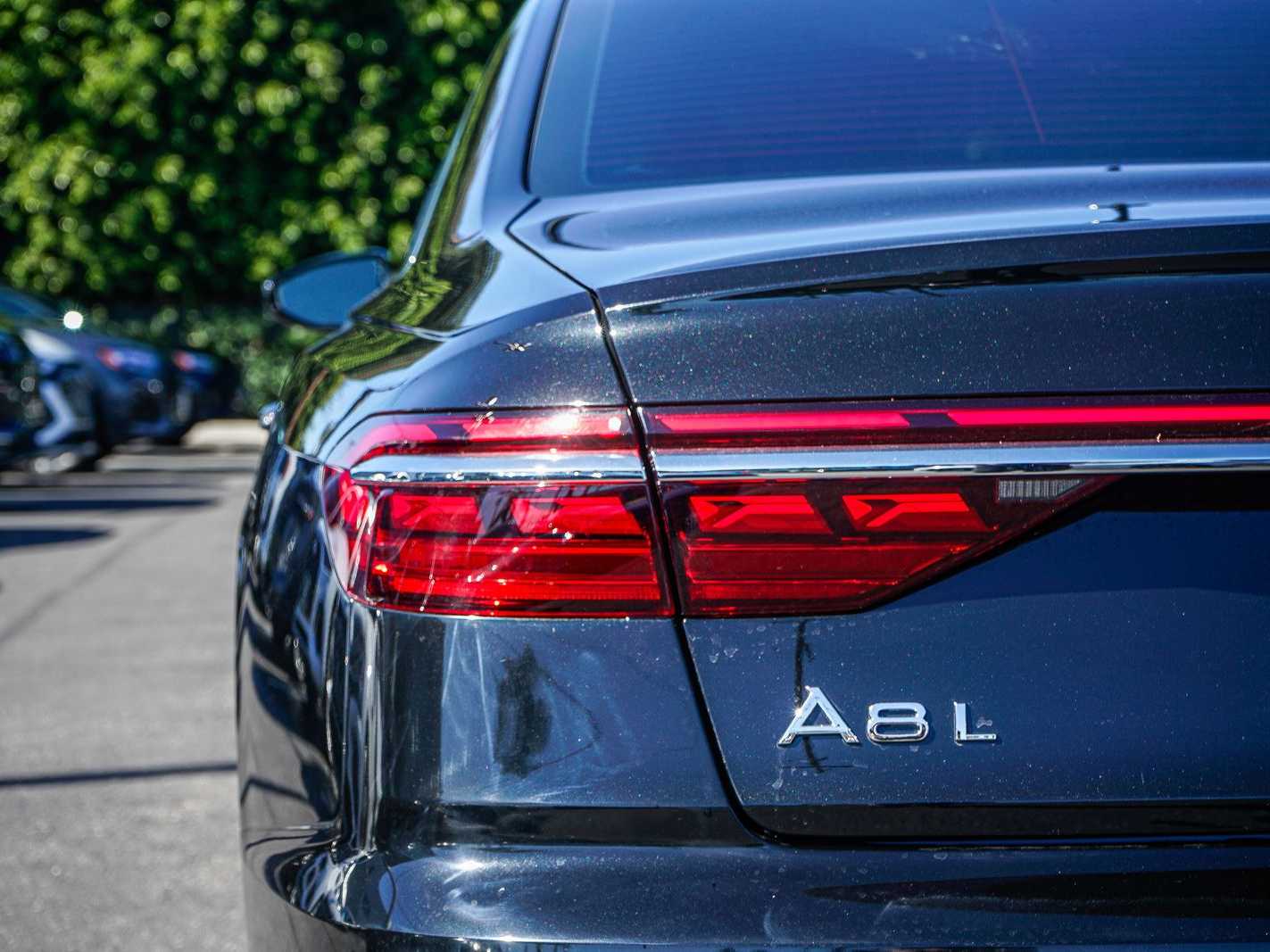 Thumbnail: 2022 Audi A8 - 9