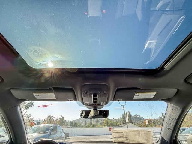 Thumbnail: 2025 Audi Q3 - 16