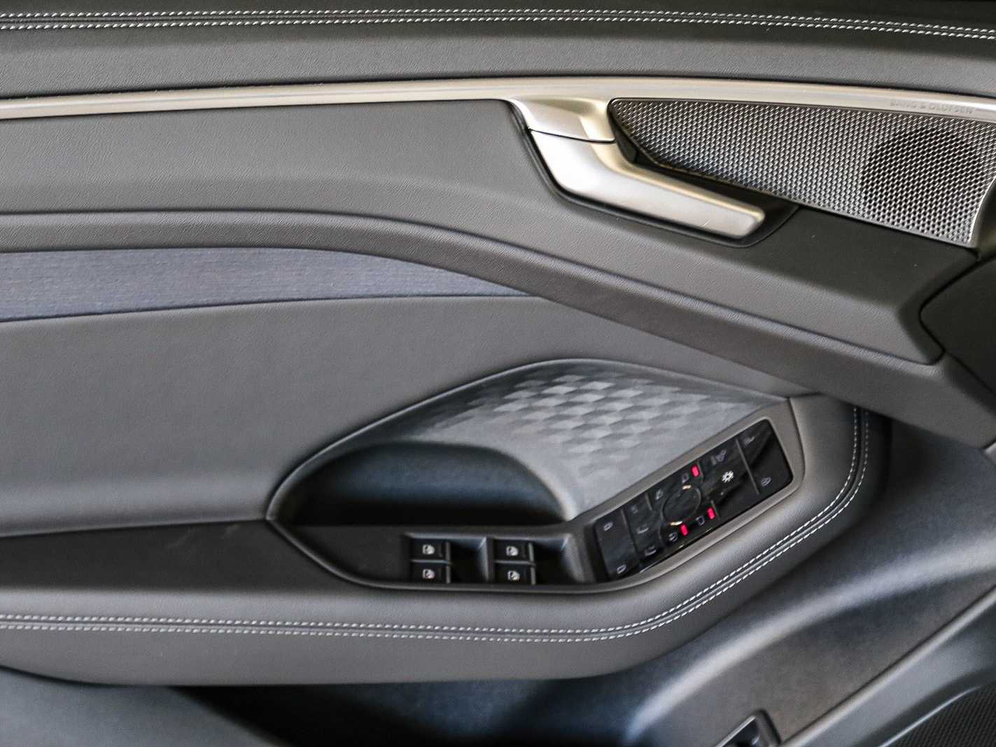 Thumbnail: 2026 Audi A6 - 20