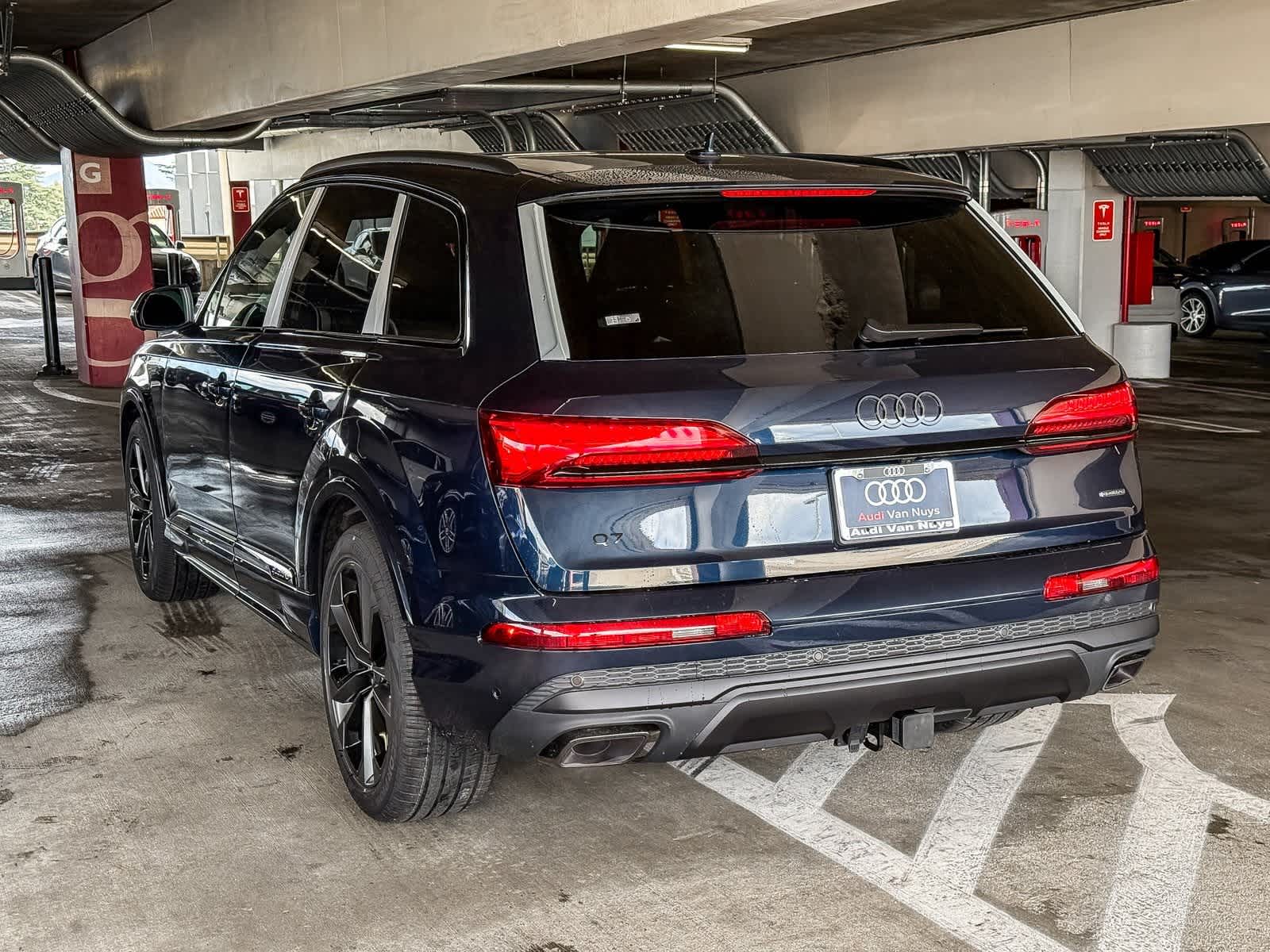 Thumbnail: 2026 Audi Q7 - 6