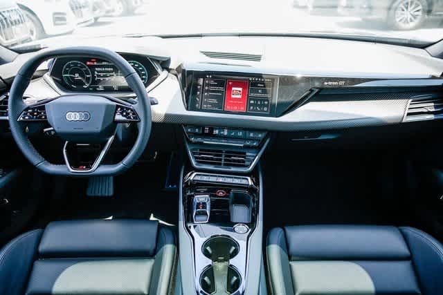 Thumbnail: 2025 Audi e-tron GT - 12
