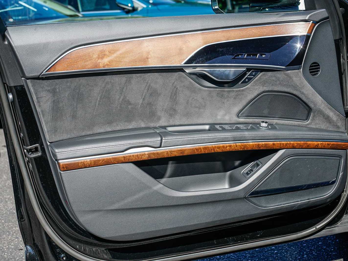 Thumbnail: 2022 Audi A8 - 19