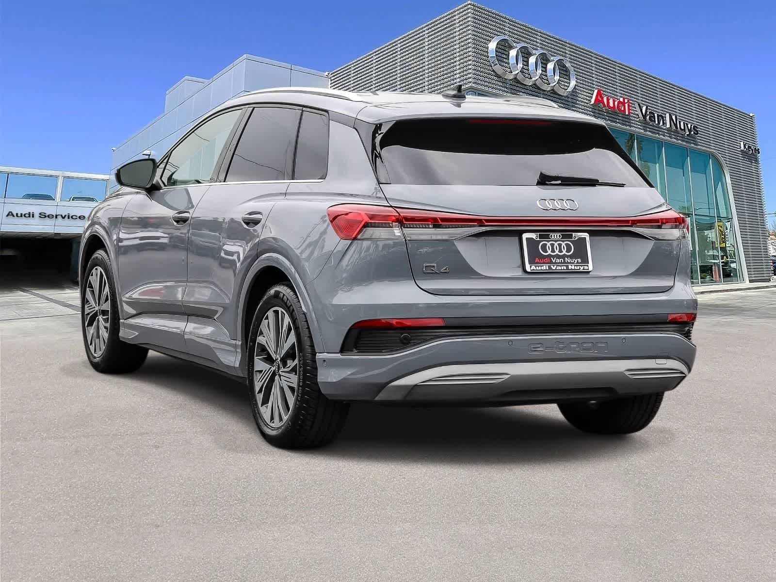 Thumbnail: 2023 Audi Q4 e-tron - 2