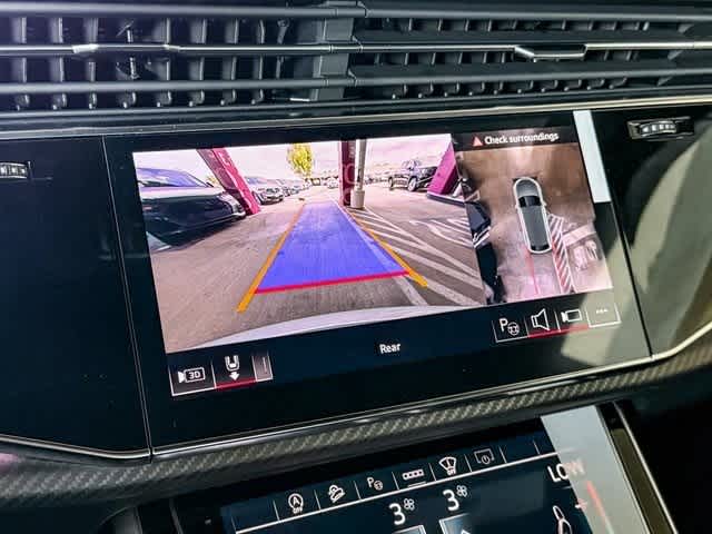 Thumbnail: 2025 Audi RS Q8 - 25