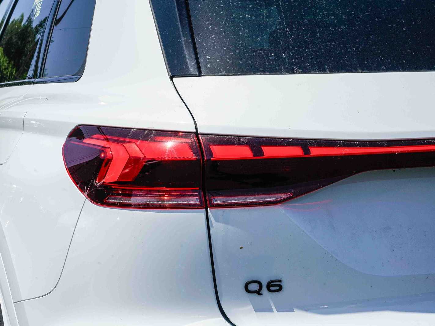 Thumbnail: 2025 Audi Q6 e-tron - 9