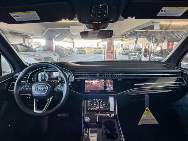 Thumbnail: 2025 Audi Q7 - 12