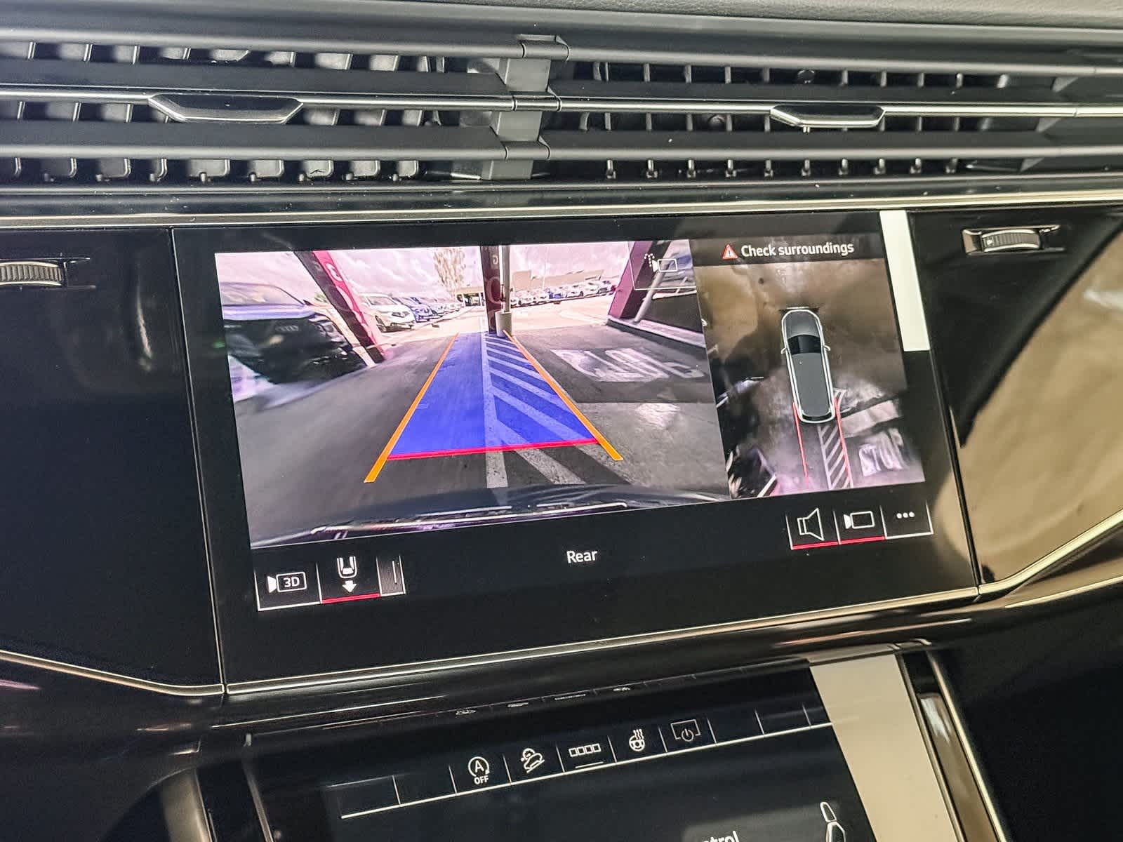 Thumbnail: 2026 Audi Q7 - 25