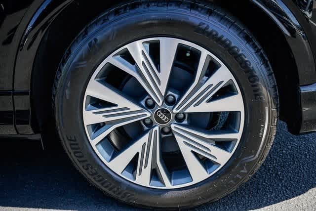 Thumbnail: 2023 Audi Q4 e-tron - 10