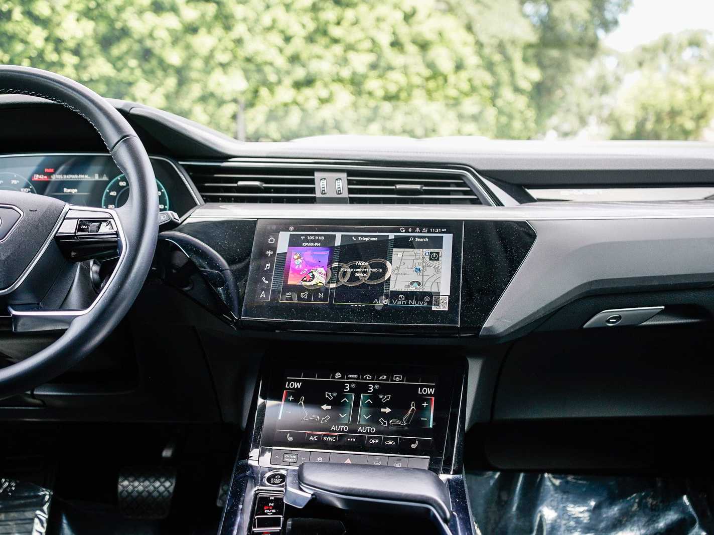 Thumbnail: 2023 Audi e-tron - 13