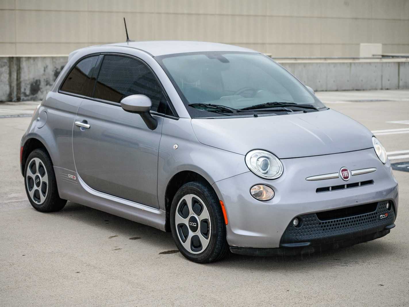 Thumbnail: 2018 Fiat 500e - 5