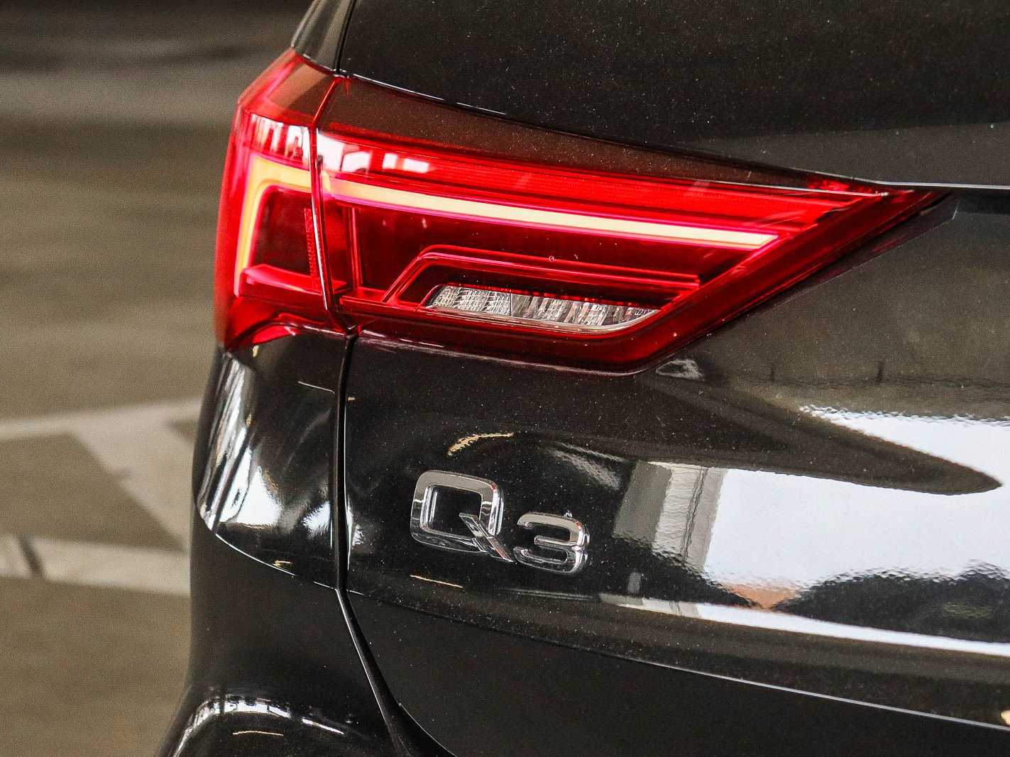 Thumbnail: 2023 Audi Q3 - 11