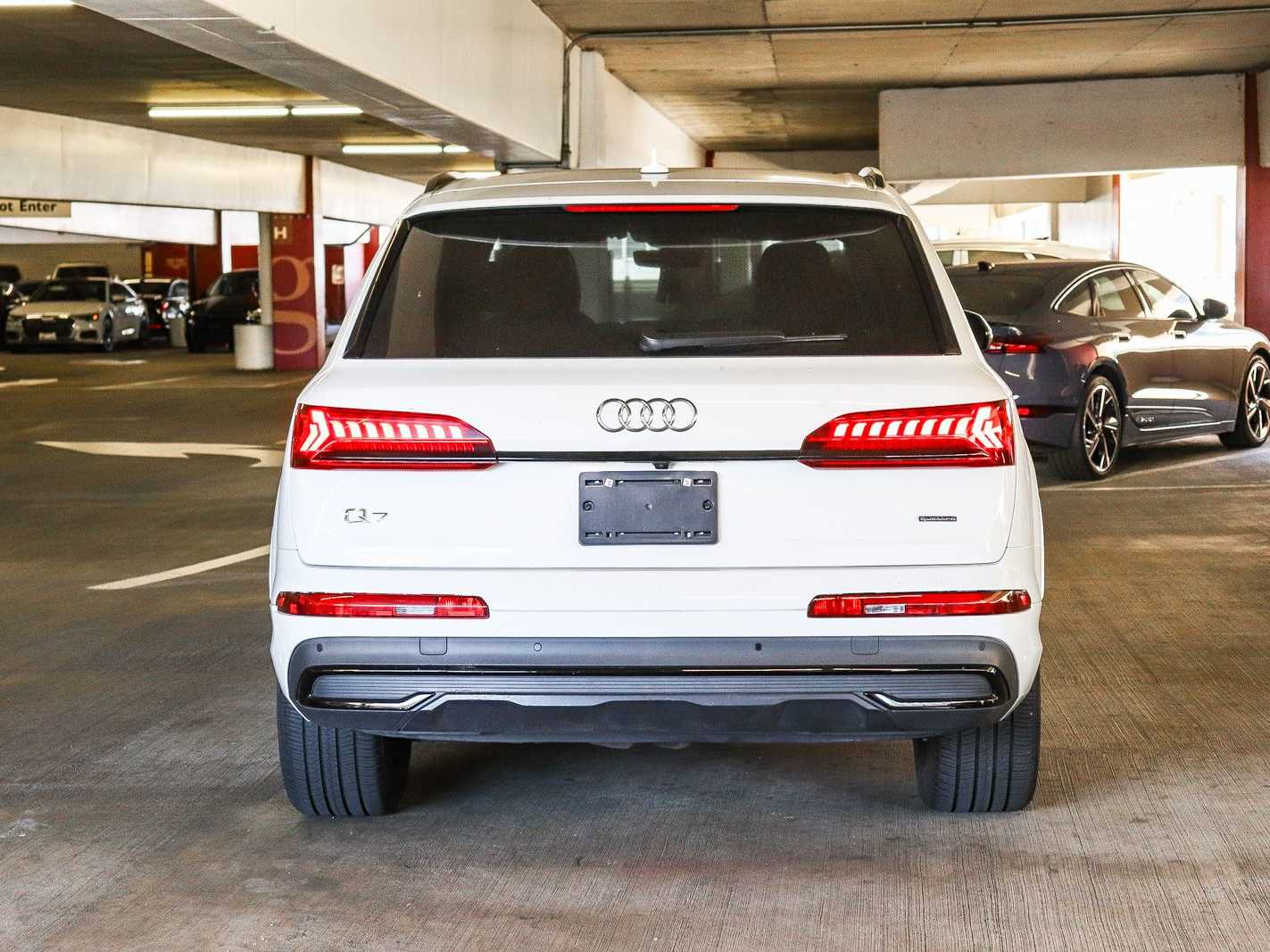 Thumbnail: 2023 Audi Q7 - 3