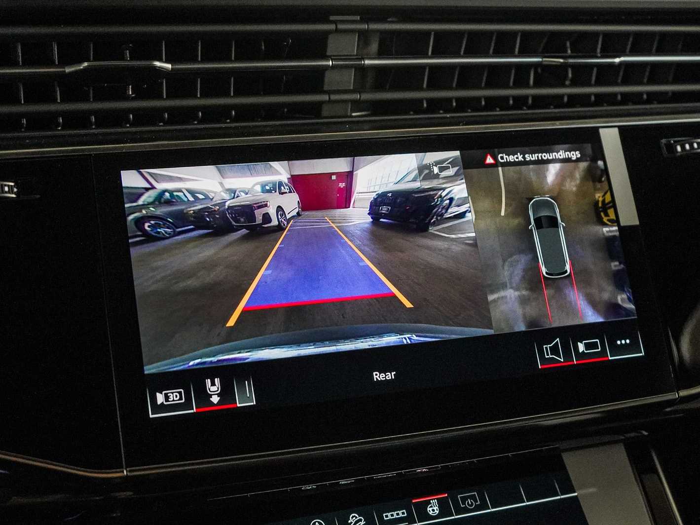 Thumbnail: 2026 Audi Q7 - 25