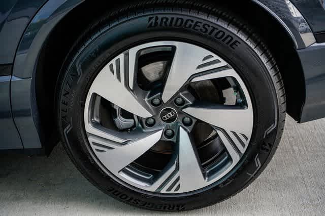 Thumbnail: 2025 Audi Q6 e-tron - 10