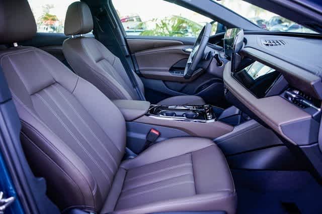 Thumbnail: 2025 Audi e-tron S - 16