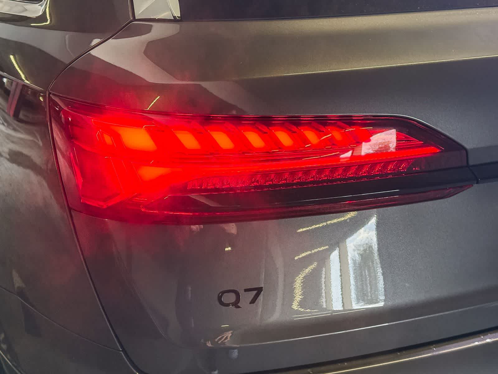 Thumbnail: 2026 Audi Q7 - 7