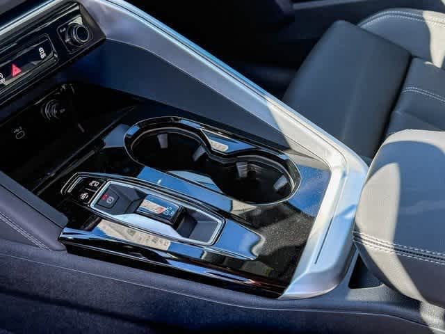 Thumbnail: 2025 Audi Q5 - 20