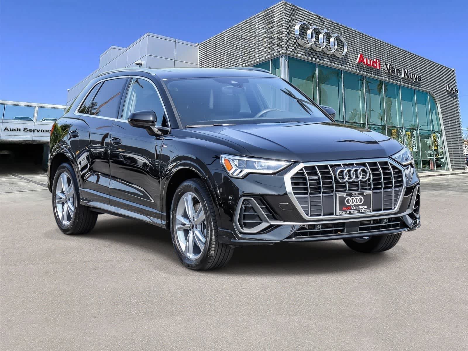 Thumbnail: 2023 Audi Q3 - 4