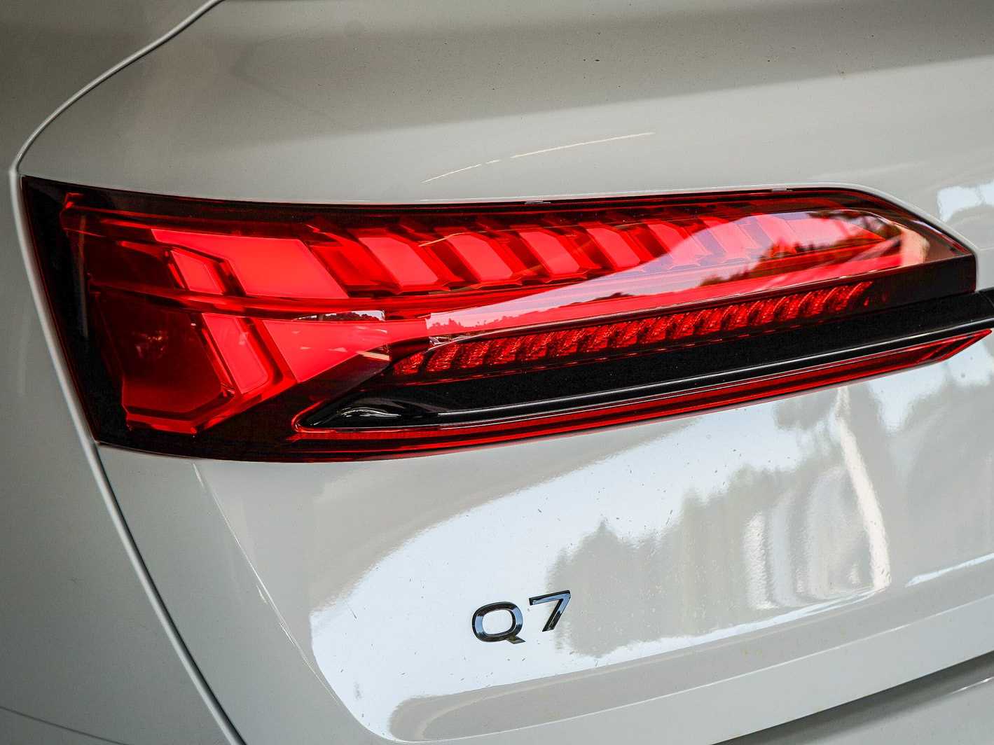 Thumbnail: 2026 Audi Q7 - 7