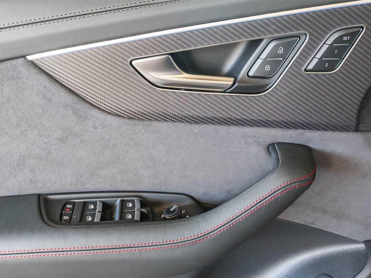 Thumbnail: 2026 Audi SQ8 - 22