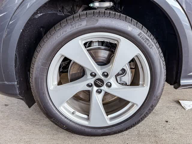 Thumbnail: 2025 Audi Q5 - 9