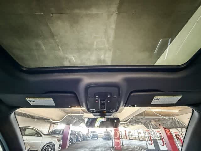 Thumbnail: 2025 Audi Q3 - 16