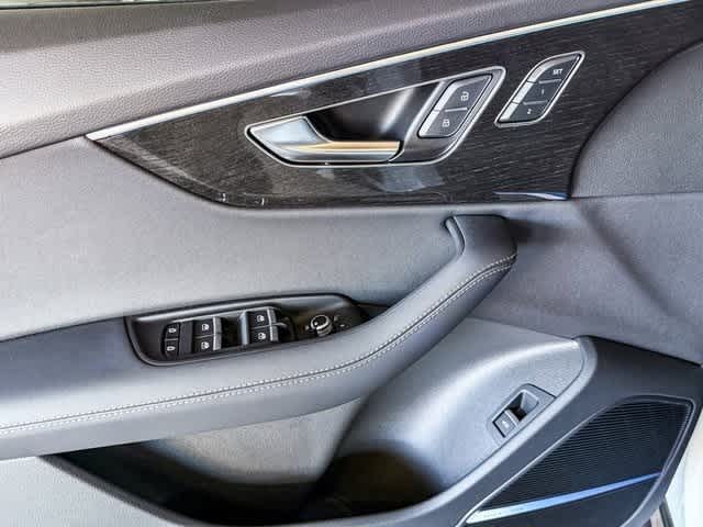 Thumbnail: 2025 Audi Q7 - 22