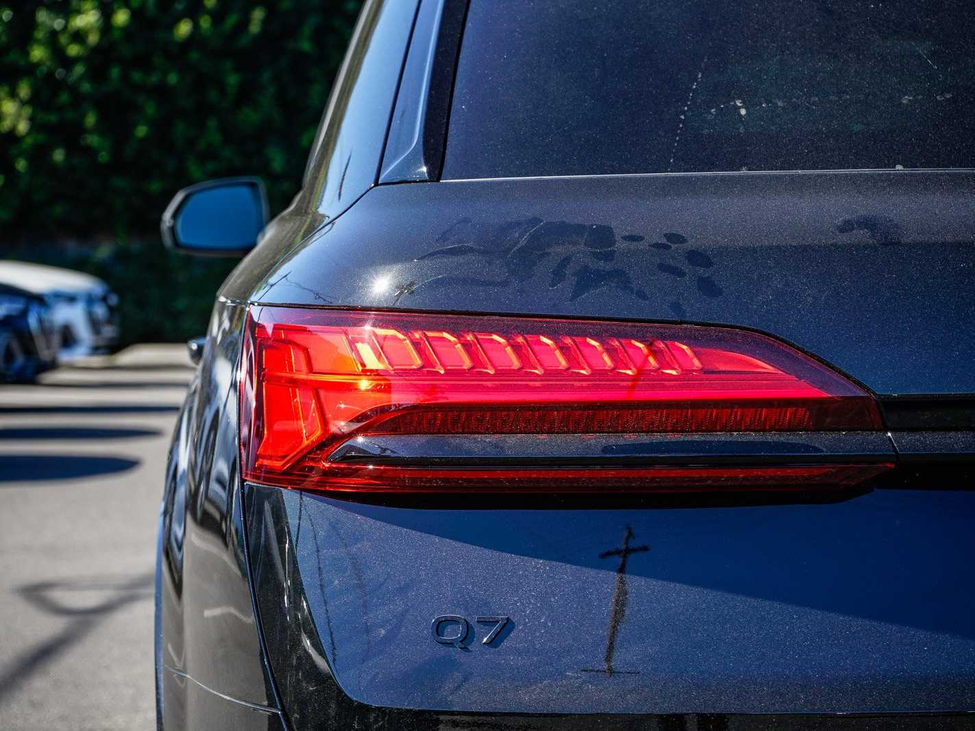 Thumbnail: 2026 Audi Q7 - 9