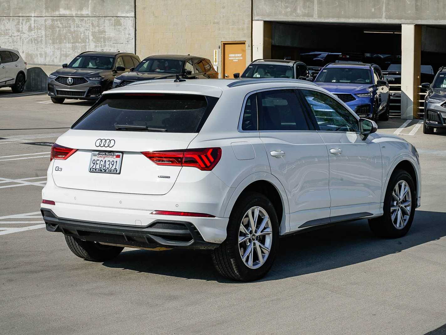 Thumbnail: 2023 Audi Q3 - 4