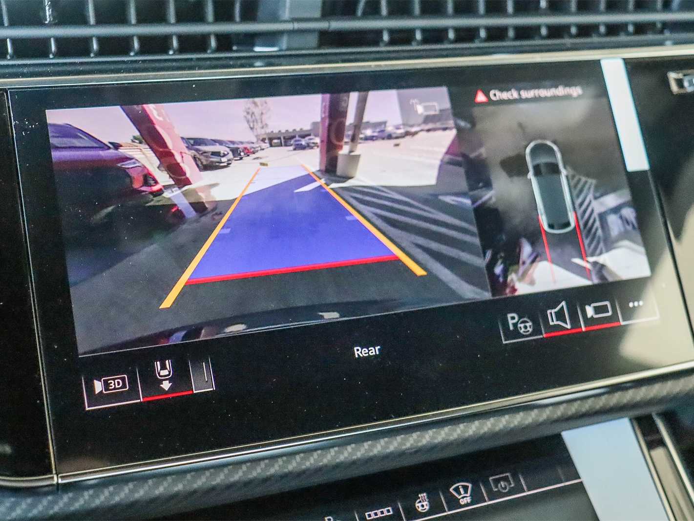 Thumbnail: 2026 Audi SQ8 - 25