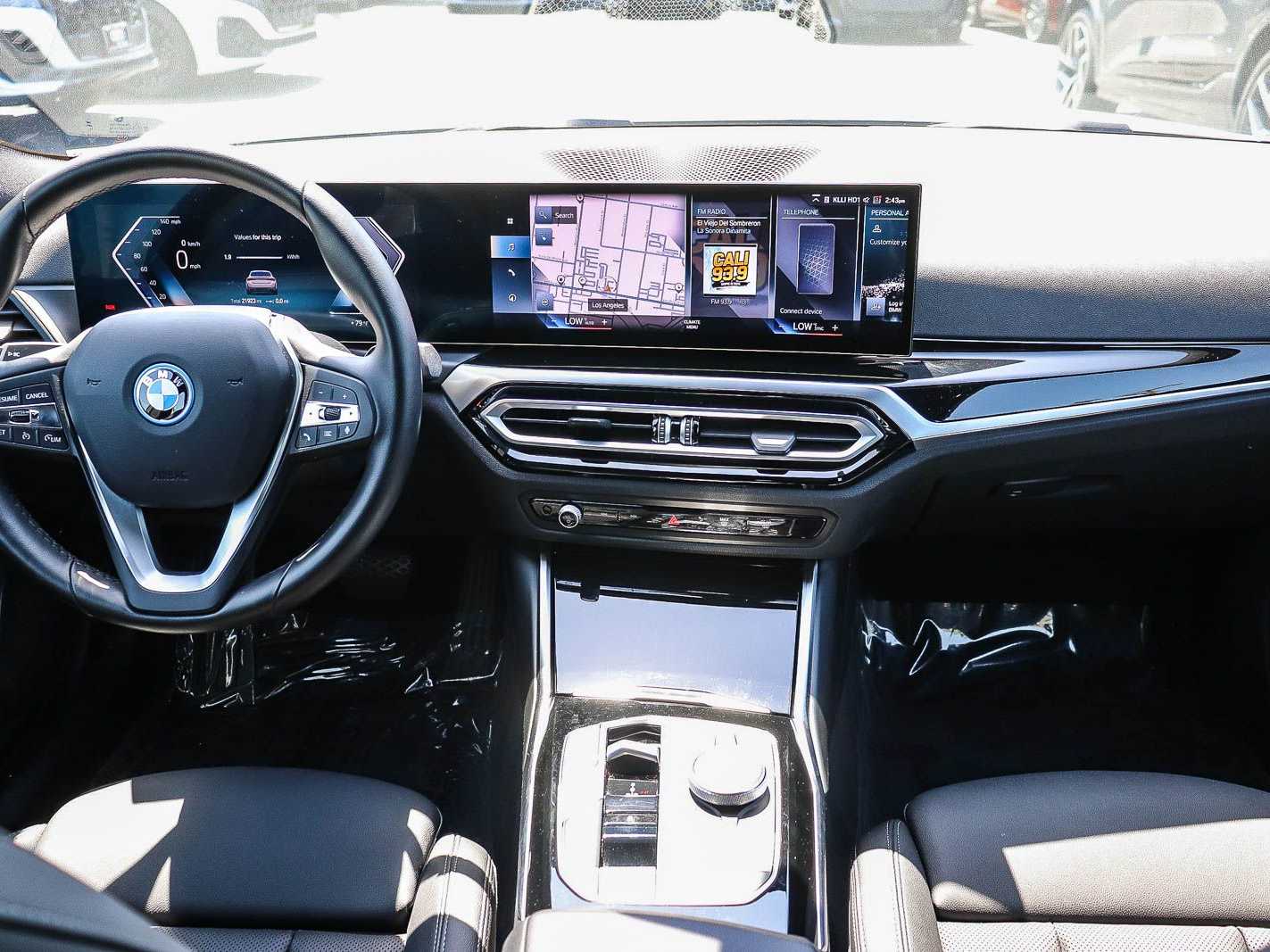 Thumbnail: 2023 BMW i4 - 10