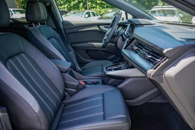 Thumbnail: 2026 Audi Q4 e-tron - 16