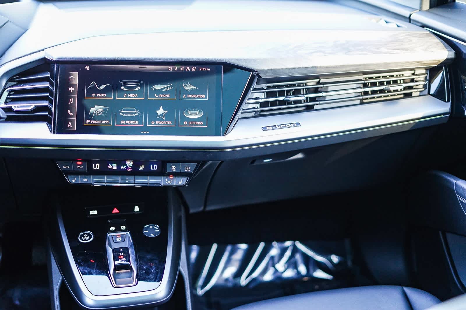 Thumbnail: 2024 Audi Q4 e-tron - 13