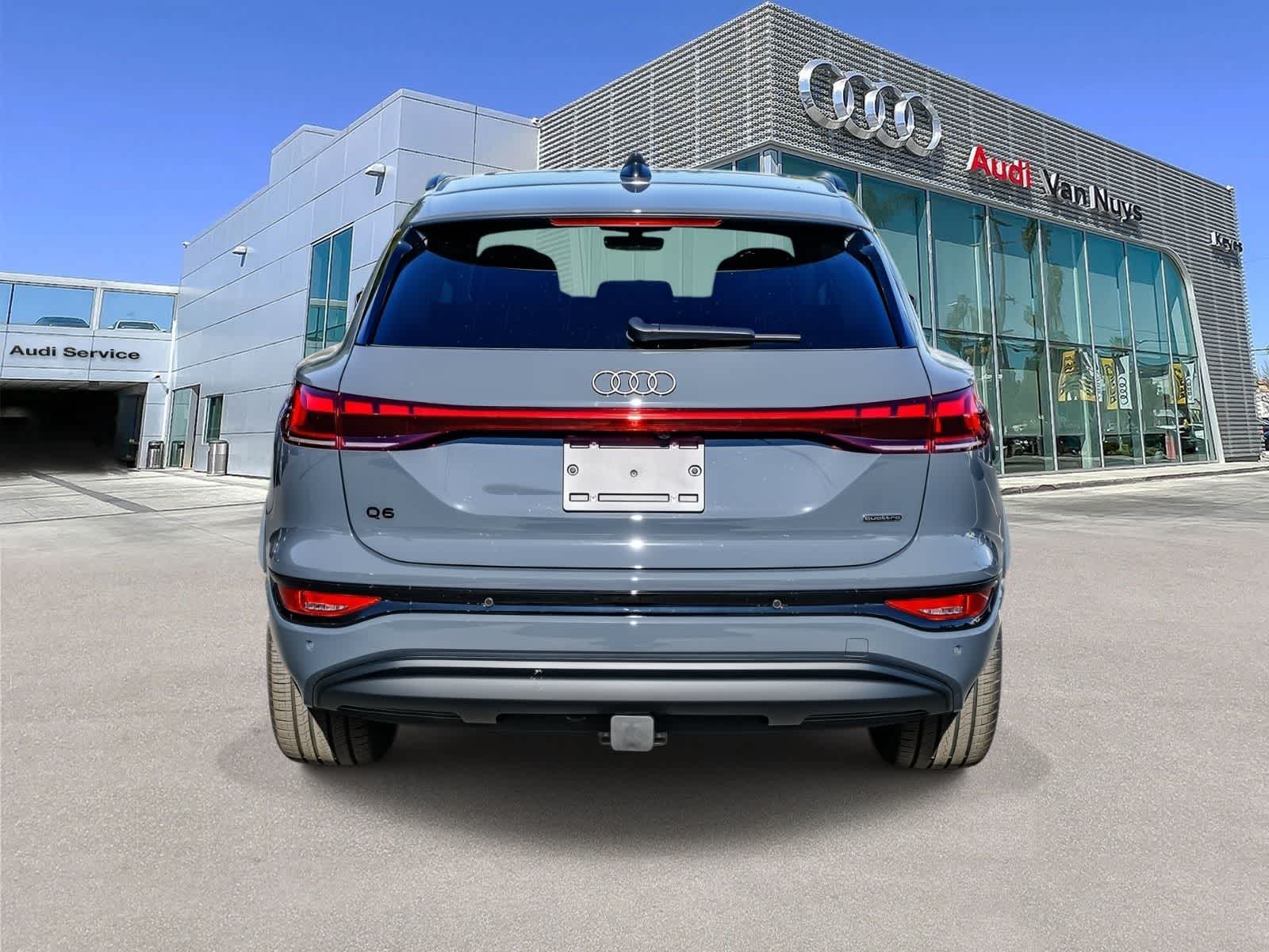 Thumbnail: 2025 Audi Q6 e-tron - 3