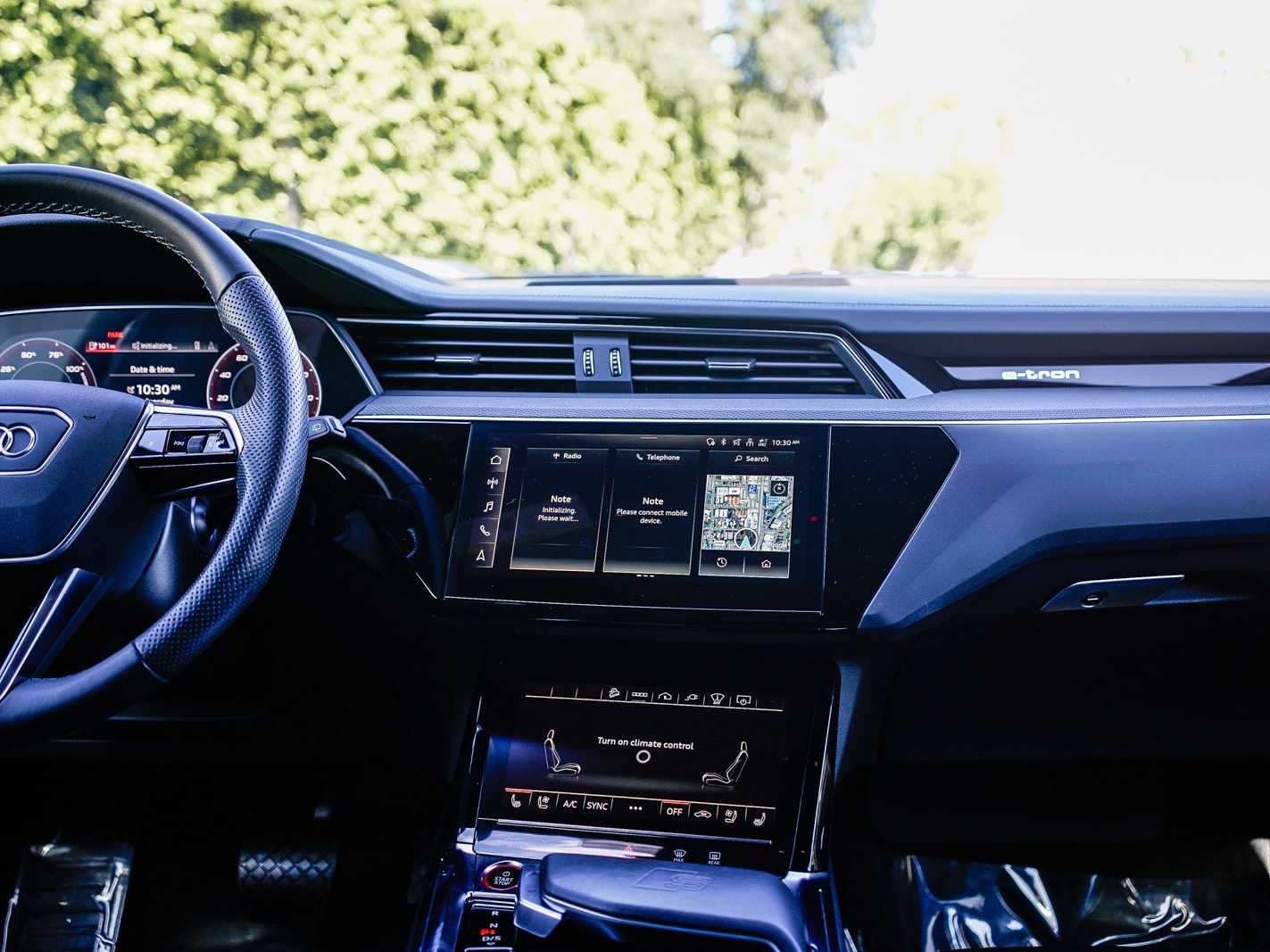 Thumbnail: 2023 Audi e-tron S - 13