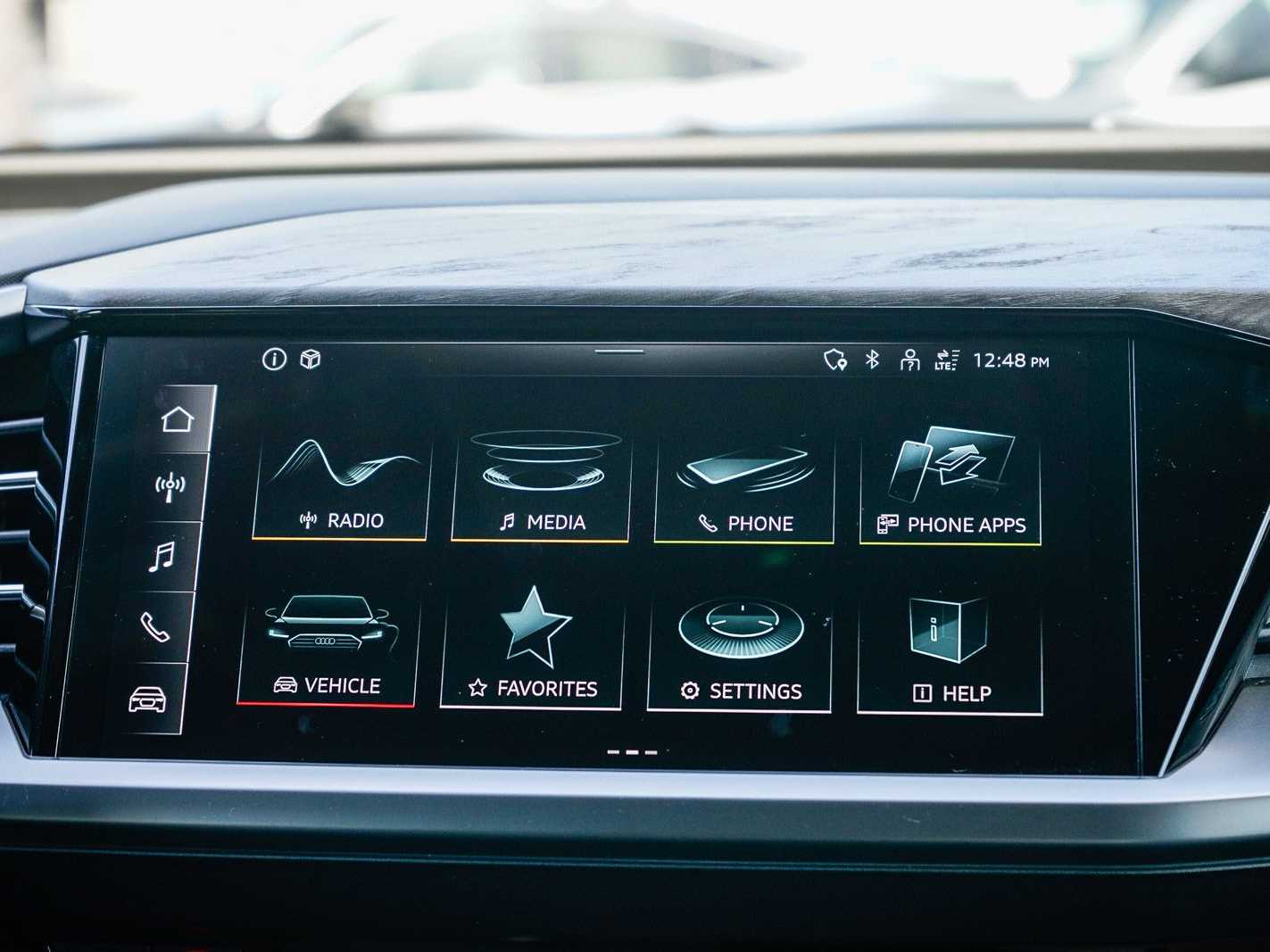 Thumbnail: 2023 Audi Q4 e-tron - 14