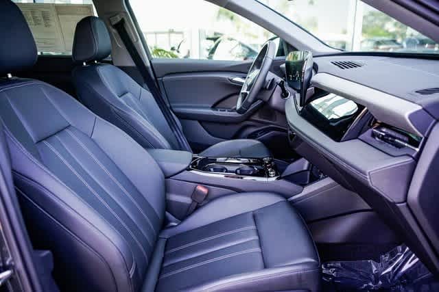 Thumbnail: 2025 Audi Q6 e-tron - 16