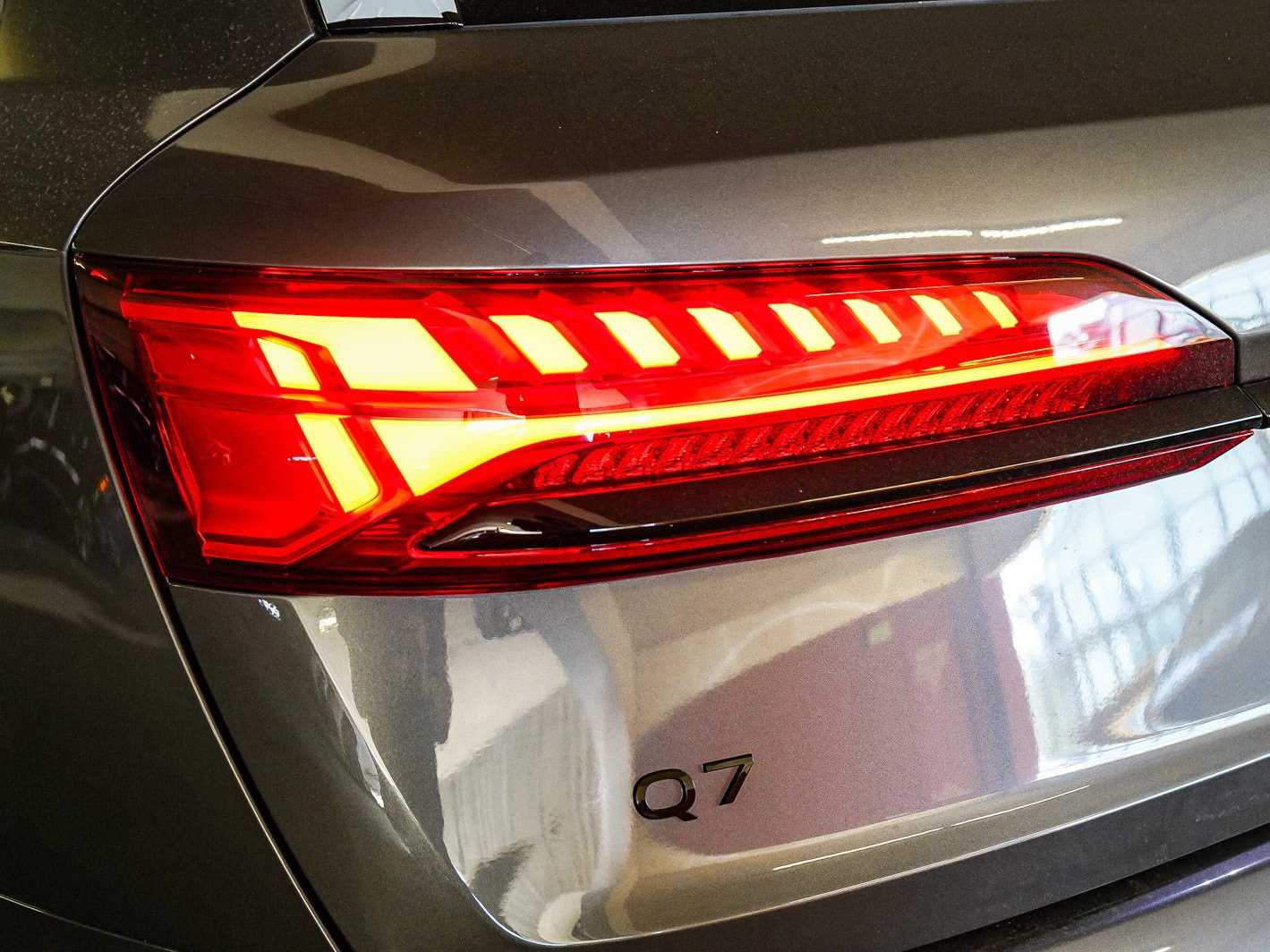 Thumbnail: 2026 Audi Q7 - 7