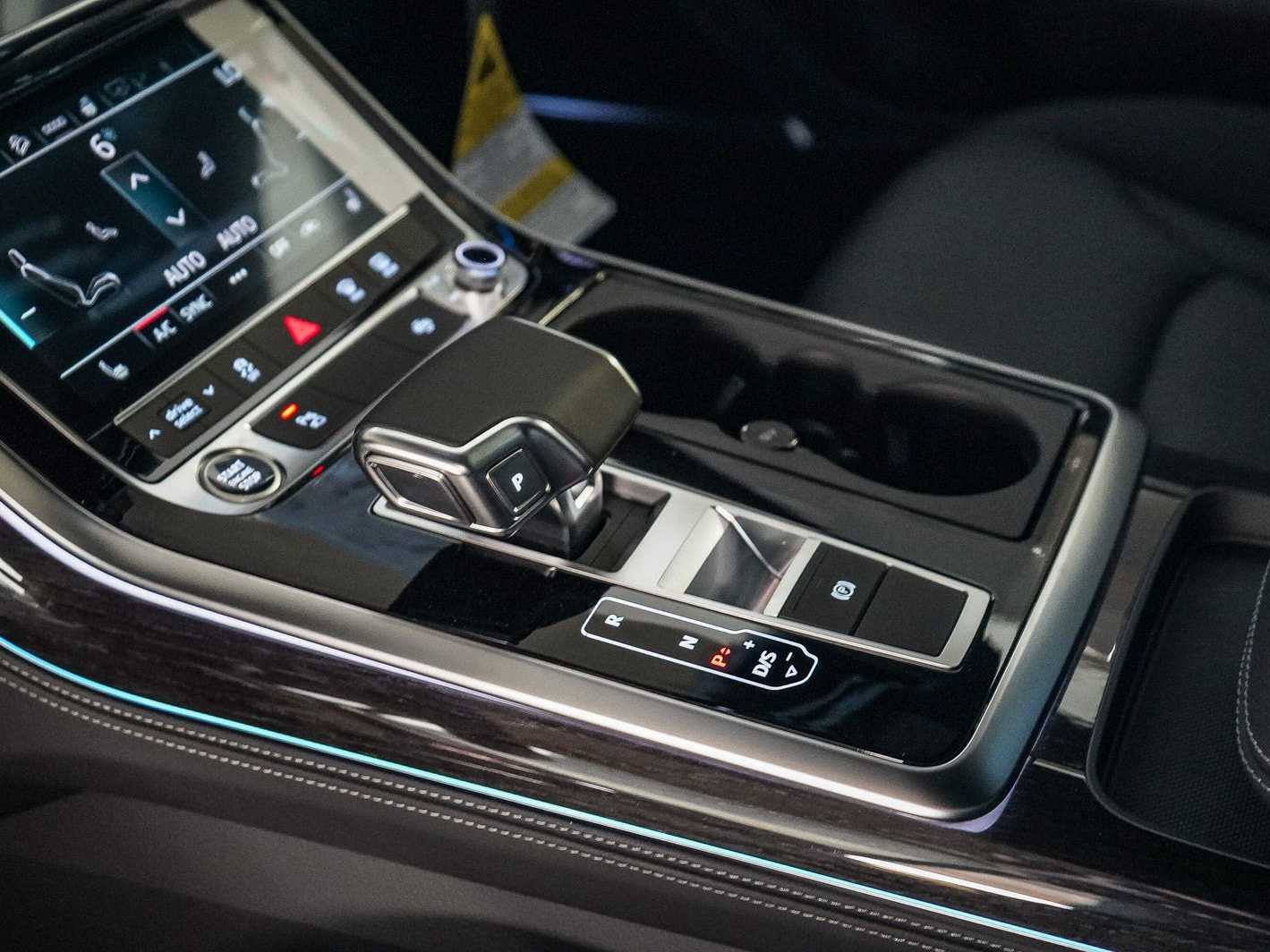 Thumbnail: 2026 Audi Q7 - 20