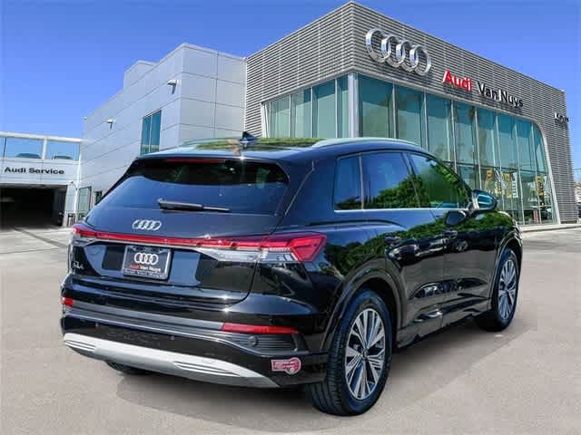 Thumbnail: 2023 Audi Q4 e-tron - 4